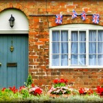 Žena sa pomstila manželovi za neveru tak, že predala ich dom počas jeho služobnej cesty.